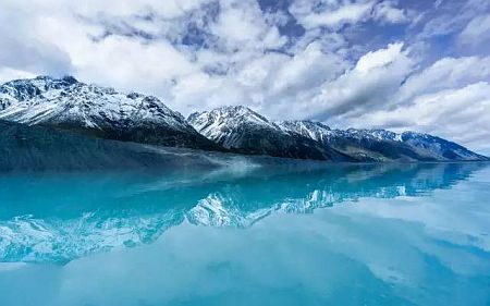Tasman glacier lake New Zealand